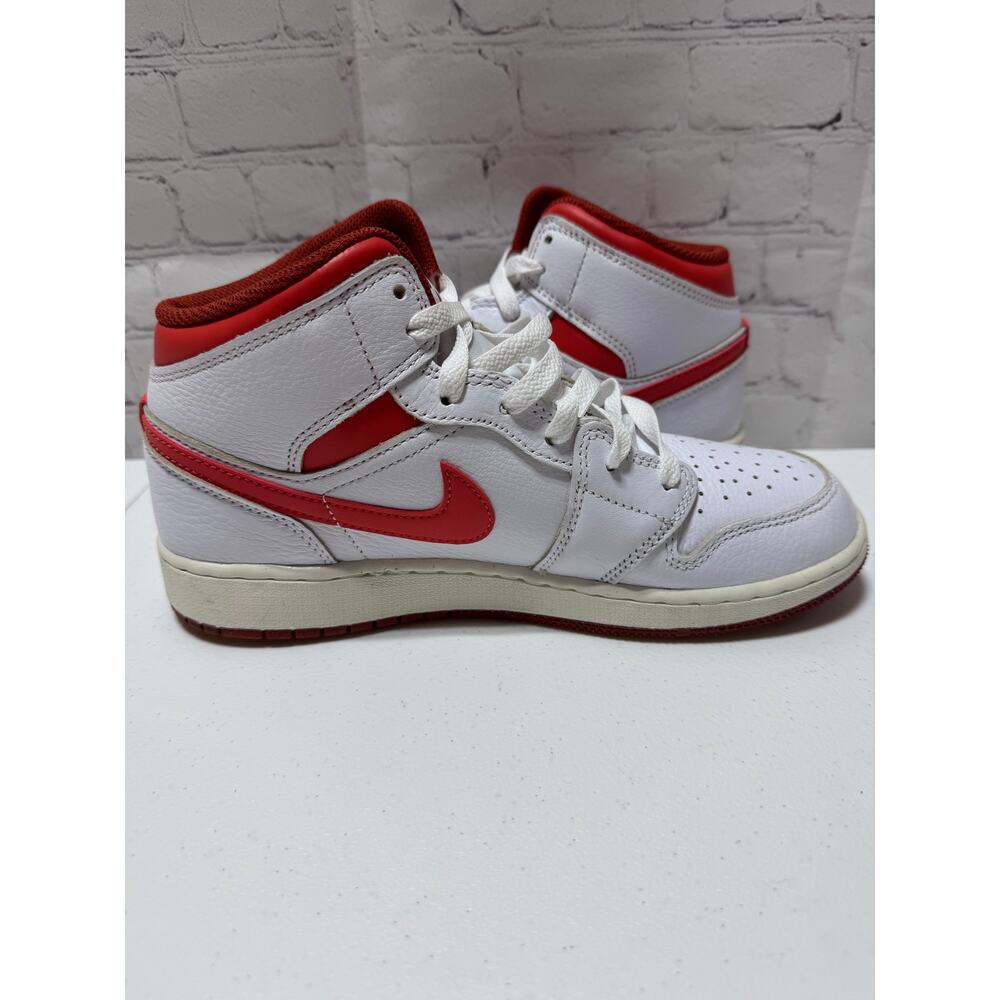 Nike Air Jordan 1 Mid SE GS White Red Sail Youth 6Y NIB - Picture 5 of 9